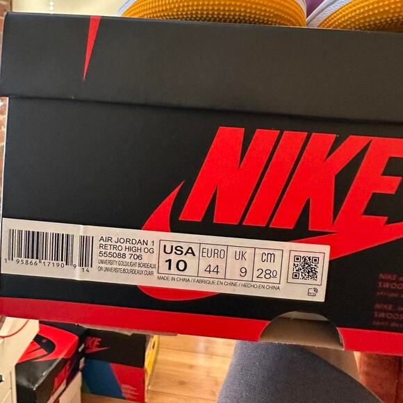 Jordan 1 Retro High OG Brotherhood - Picture 5 of 8